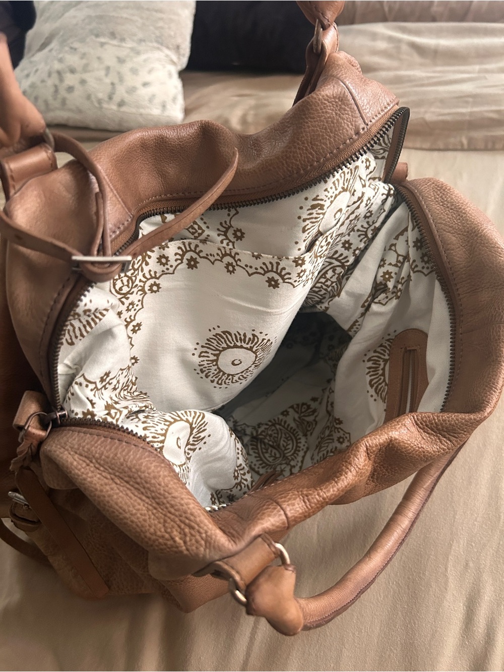 Free People Saddle Brown Leather Shoulder Bag - Picture 7 of 8